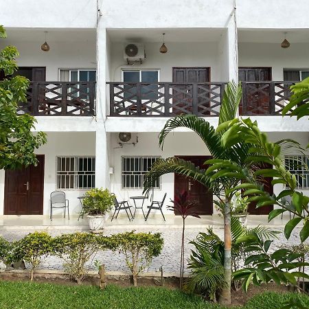 Queen Zee Garden Apartments Kololi Dış mekan fotoğraf