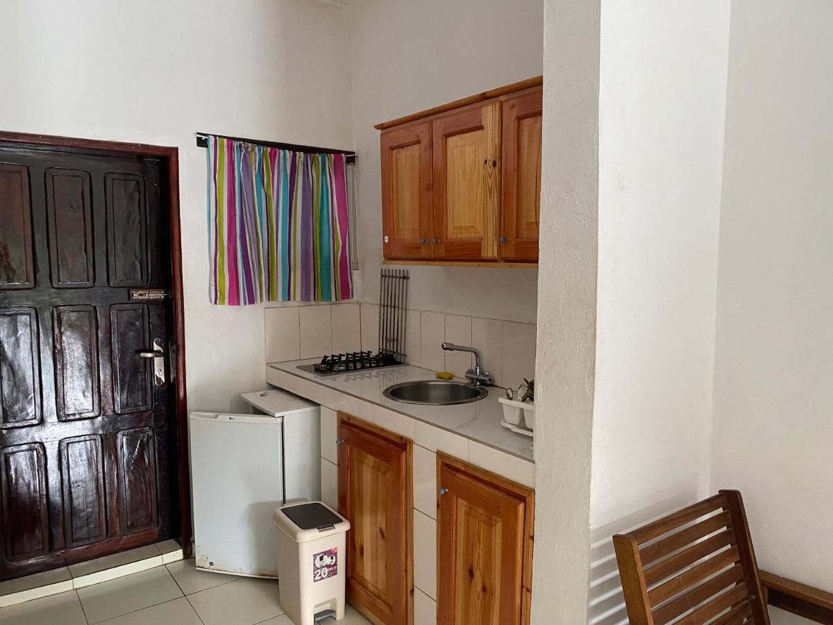 Queen Zee Garden Apartments Kololi Dış mekan fotoğraf